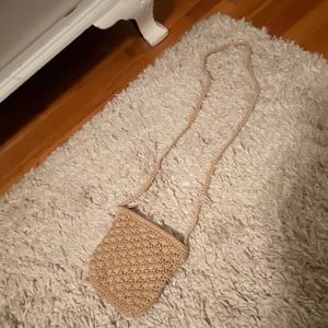 Crocheted cross body bag with zipper! Excellent